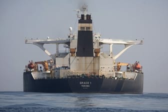 Der Supertanker "Grace 1" liegt in den Gewässern vor Gibraltar.