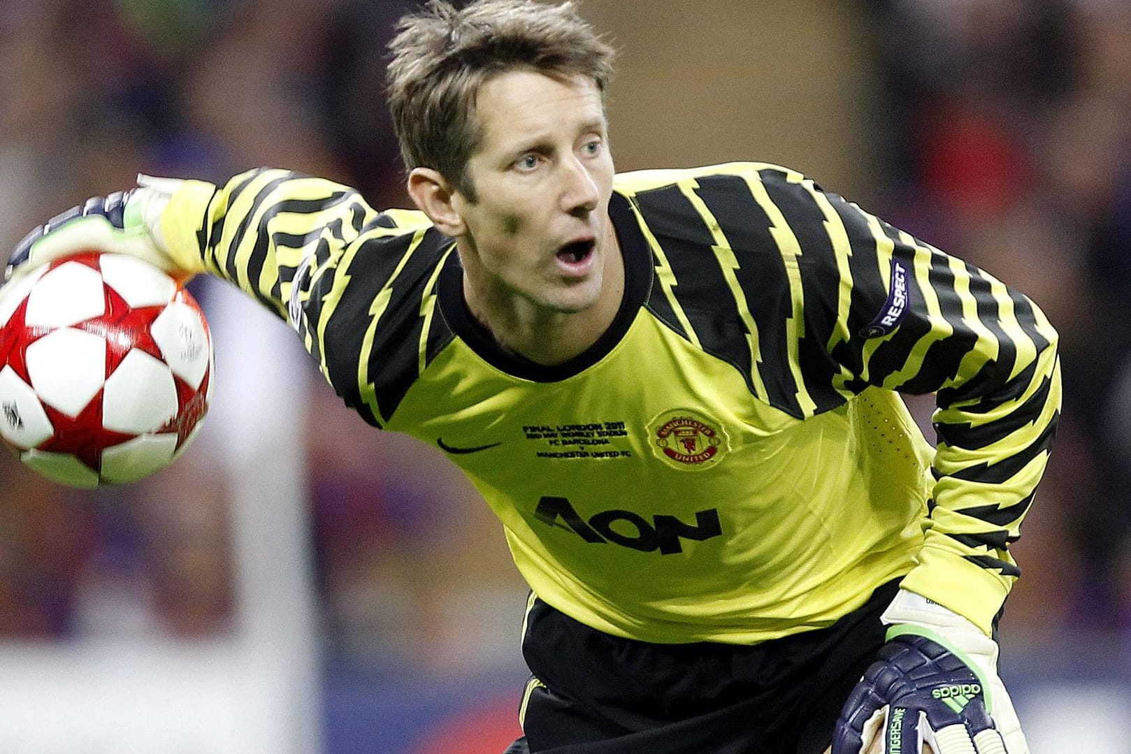 Torhüter-Legende Edwin van der Sar: Sein Zustand hat sich wohl verbessert.