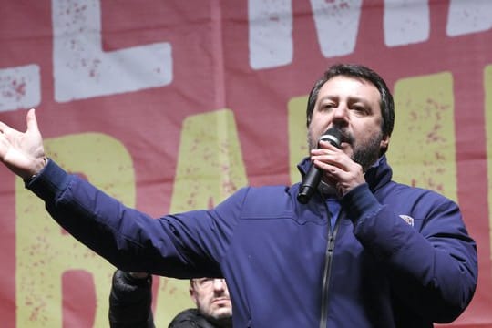Matteo Salvini spricht während einer Wahlkampfveranstaltung in der Emilia-Romagna.
