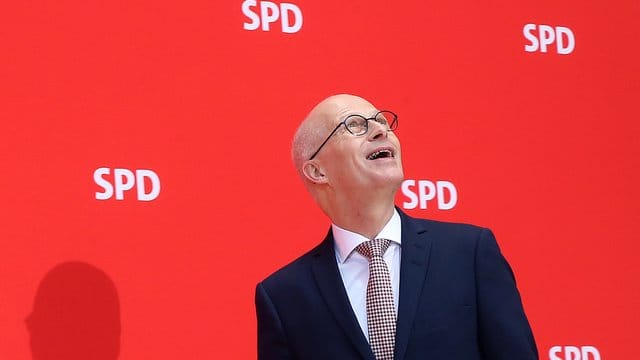 Hamburgs Bürgermeister Peter Tschentscher war der klare Sieger der Wahl am vergangenen Wochenende. Hamburgs Bürgermeister Peter Tschentscher war der klare Sieger der Wahl am vergangenen Wochenende.