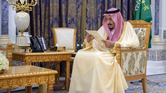 Salman bin Abdelasis al-Saud, König von Saudi-Arabien, soll die Videoschalte der G20-Staats- und Regierungschefs leiten. Salman bin Abdelasis al-Saud, König von Saudi-Arabien, soll die Videoschalte der G20-Staats- und Regierungschefs leiten.