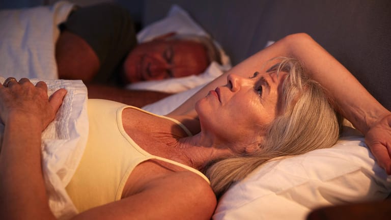 Nachruhe: Besonders Frauen leiden im Alter vermehrt unter Schlafstörungen.