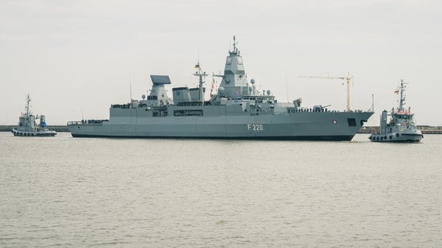 Deutschland schickt die Fregatte "Hamburg" für einen EU-Marineeinsatz vor Libyen ins Mittelmeer. Deutschland schickt die Fregatte "Hamburg" für einen EU-Marineeinsatz vor Libyen ins Mittelmeer.