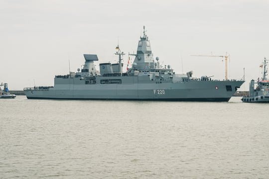 Deutschland schickt die Fregatte "Hamburg" für einen EU-Marineeinsatz vor Libyen ins Mittelmeer.