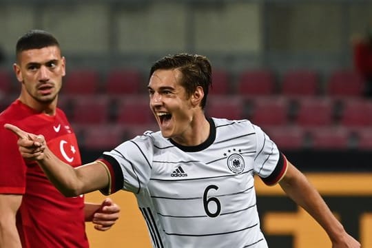 Florian Neuhaus zeigte in seinem ersten Länderspiel eine gute Leistung und traf zum 2:1.