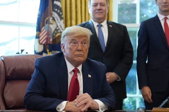 Donald Trump während einer Telefonkonferenz mit den Regierungschefs von Israel und dem Sudan.