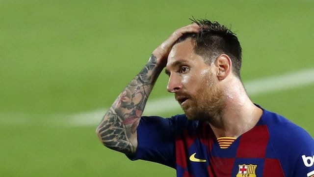 Die Stars vom FC Barcelona um Lionel Messi müssen wohl auf Geld verzichten. Die Stars vom FC Barcelona um Lionel Messi müssen wohl auf Geld verzichten.