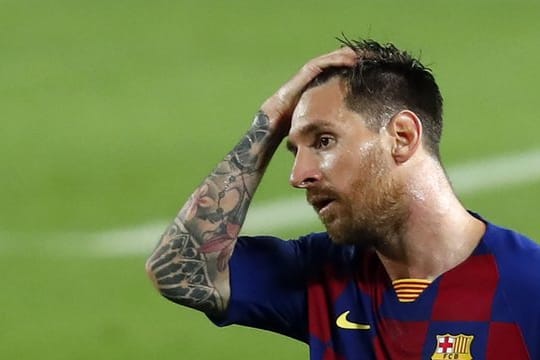 Die Stars vom FC Barcelona um Lionel Messi müssen wohl auf Geld verzichten.