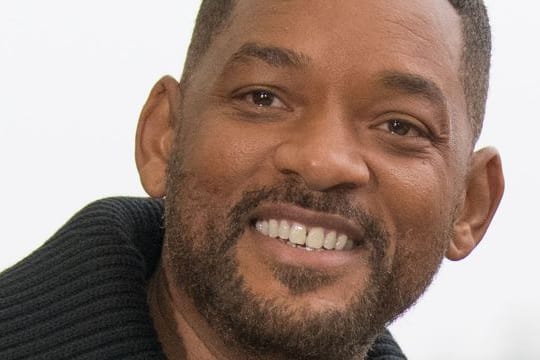 Der Schauspieler Will Smith schenkt auch schon vor Weihnachten.