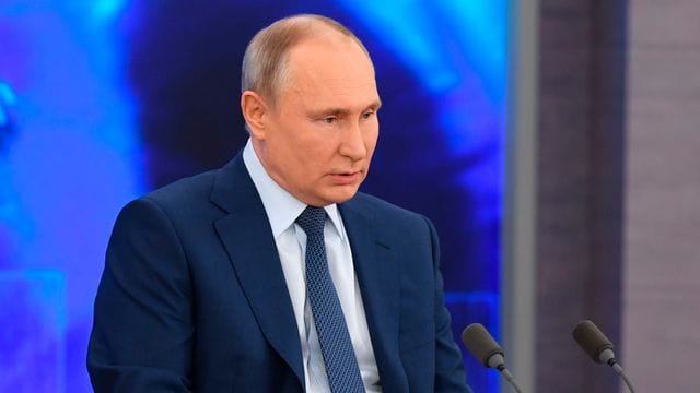 Der russische Präsident Wladimir Putin spricht bei der großen Pressekonferenz in Moskau per Video zu Medienvertretern. Der russische Präsident Wladimir Putin spricht bei der großen Pressekonferenz in Moskau per Video zu Medienvertretern.