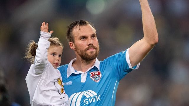 Kann derzeit viel Zeit mit seiner Familie verbringen: Kevin Großkreutz. Kann derzeit viel Zeit mit seiner Familie verbringen: Kevin Großkreutz.