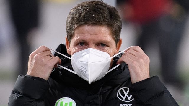 Wird das Corona-Fehlverhalten einiger Spieler nicht ahnden: Wolfsburgs Trainer Oliver Glasner. Wird das Corona-Fehlverhalten einiger Spieler nicht ahnden: Wolfsburgs Trainer Oliver Glasner.