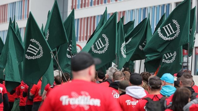 Eine neue völkische Siedlungsbewegung ruft den Verfassungsschutz auf den Plan. Eine neue völkische Siedlungsbewegung ruft den Verfassungsschutz auf den Plan.