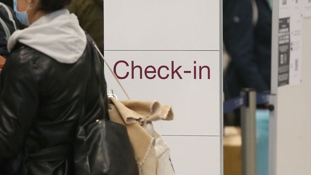 Die Quarantäne-Vorschriften bei der Rückreise gelten als größtes Hindernis für ein wiedererstarken des Luftverkehrs. Die Quarantäne-Vorschriften bei der Rückreise gelten als größtes Hindernis für ein wiedererstarken des Luftverkehrs.