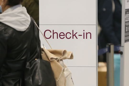 Die Quarantäne-Vorschriften bei der Rückreise gelten als größtes Hindernis für ein wiedererstarken des Luftverkehrs.
