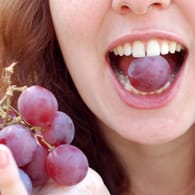 Weintraube: Das Probieren von Lebensmitteln ist nur bedingt gestattet.