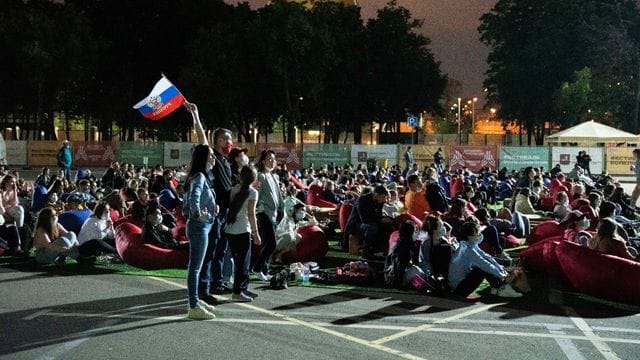 Die Moskauer EM-Fanzone wird wegen steigender Corona-Zahlen dicht gemacht.