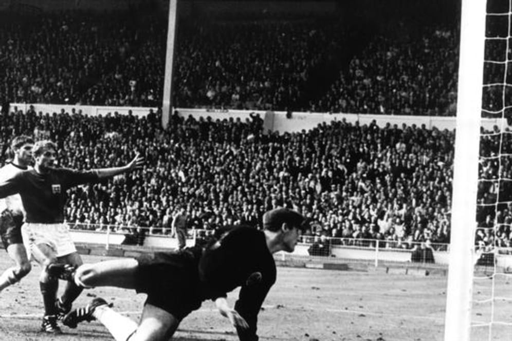 Tor oder nicht Tor im Finale Deutschland gegen England bei der Fußball-WM 1966 am 30.