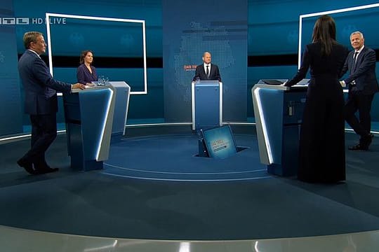 Triell im TV: Die Kanzlerkandidaten Armin Laschet (v.