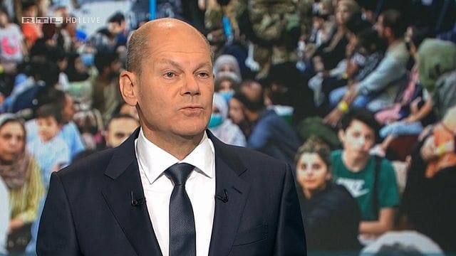Olaf Scholz (SPD): "Ich bin dafür, dass wir unser Steuersystem etwas besser austarieren, indem Leute, die in meiner Einkommenskategorie oder da drüber liegen, etwas mehr zahlen (. Olaf Scholz (SPD): "Ich bin dafür, dass wir unser Steuersystem etwas besser austarieren, indem Leute, die in meiner Einkommenskategorie oder da drüber liegen, etwas mehr zahlen (.