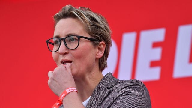 Linken-Parteichefin Susanne Hennig-Wellsow bei einer Wahlkampfveranstaltung. Linken-Parteichefin Susanne Hennig-Wellsow bei einer Wahlkampfveranstaltung.