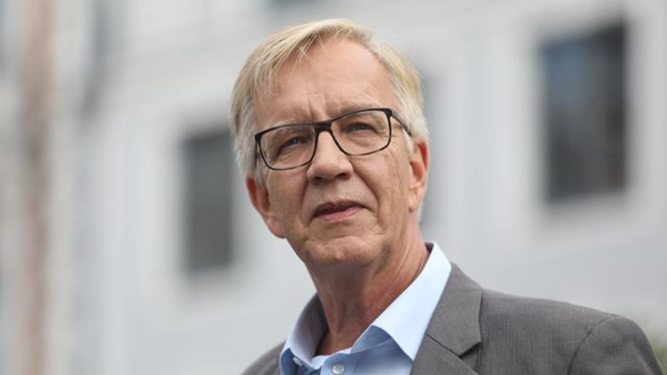 Nach Ansicht von Dietmar Bartsch sollte die Kanzlerin die Bahn anweisen, die Forderungen der GDL zu erfüllen.
