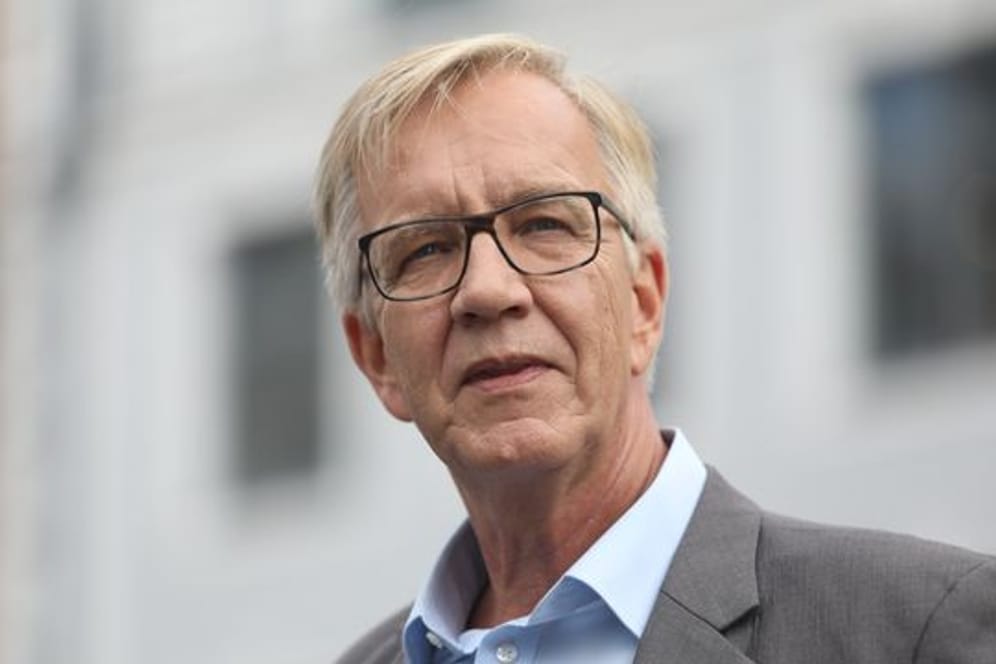 Nach Ansicht von Dietmar Bartsch sollte die Kanzlerin die Bahn anweisen, die Forderungen der GDL zu erfüllen.