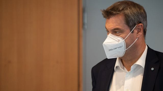 Bayerns Ministerpräsident Markus Söder sieht ein "neuen Kapitel" im Kampf gegen Corona. Bayerns Ministerpräsident Markus Söder sieht ein "neuen Kapitel" im Kampf gegen Corona.