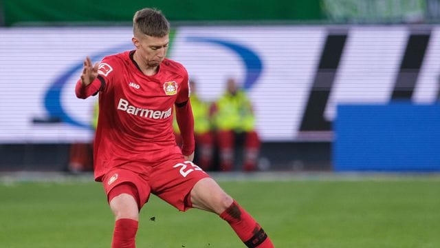 Werder Bremen leiht Mitchell Weiser von Bayer Leverkusen aus.