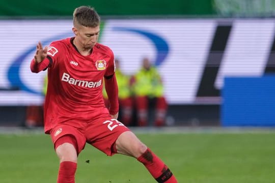 Werder Bremen leiht Mitchell Weiser von Bayer Leverkusen aus.
