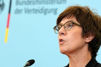 Annegret Kramp-Karrenbauer (CDU), Bundesministerin der Verteidigung.