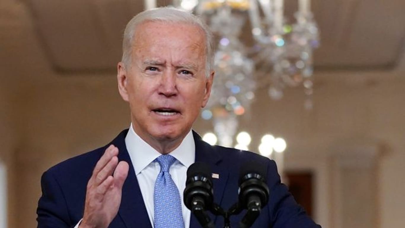 Joe Biden, Präsident der USA, spricht im State Dining Room des Weißen Hauses über den Afghanistan-Abzug.