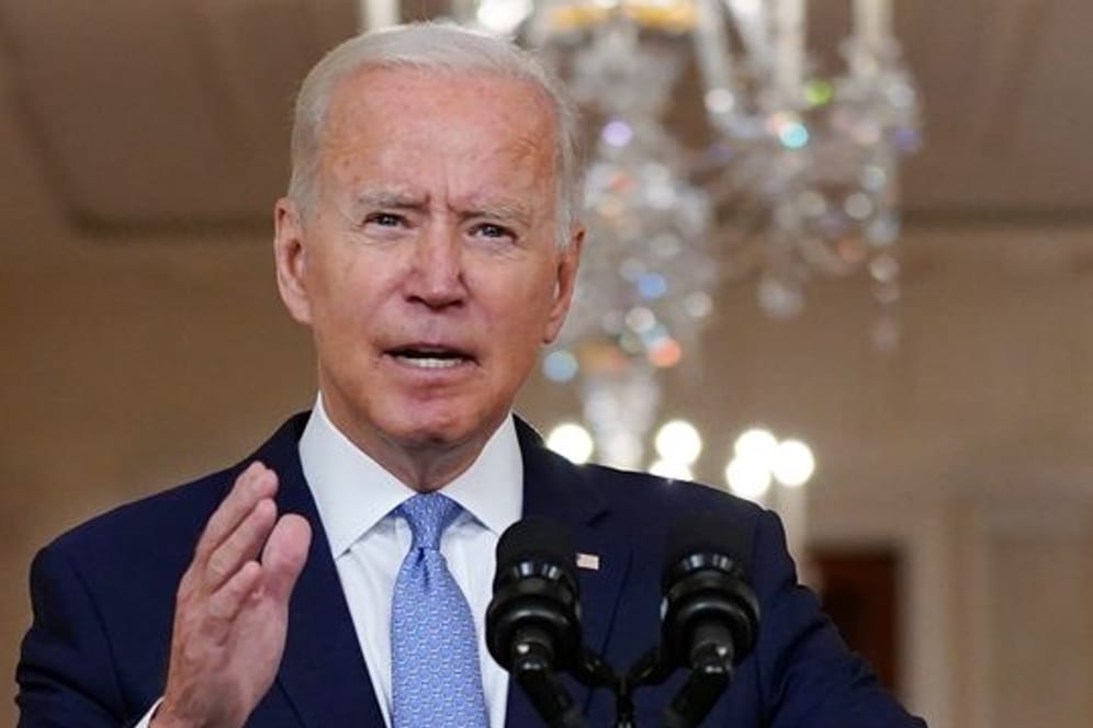 Joe Biden, Präsident der USA, spricht im State Dining Room des Weißen Hauses über den Afghanistan-Abzug.