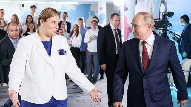 Wladimir Putin (r. Wladimir Putin (r.