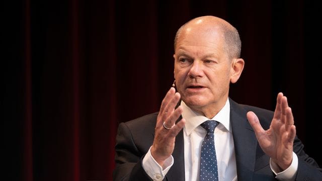 SPD-Kanzlerkandidat Olaf Scholz will in der Schlussphase des Bundestagswahlkampfs bei seinem eher ruhigen Wahlkampfstil bleiben. SPD-Kanzlerkandidat Olaf Scholz will in der Schlussphase des Bundestagswahlkampfs bei seinem eher ruhigen Wahlkampfstil bleiben.