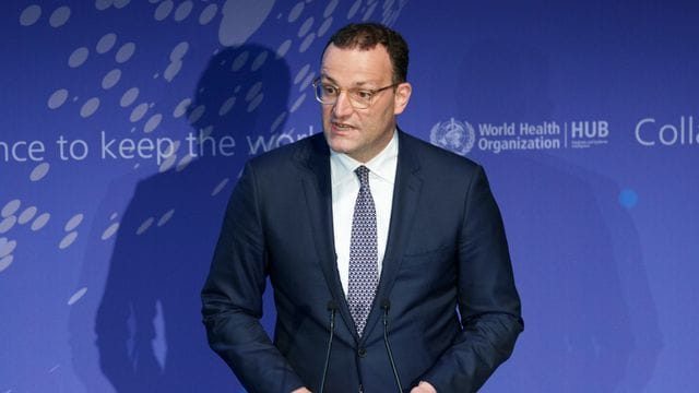 Bundesgesundheitsminister Jens Spahn ruft dazu auf, Impfangebote anzunehmen. Bundesgesundheitsminister Jens Spahn ruft dazu auf, Impfangebote anzunehmen.