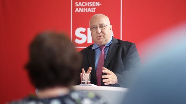 Die SPD in Sachsen-Anhalt hat dem Entwurf eines Koalitionsvertrags mit CDU und FDP zugestimmt.