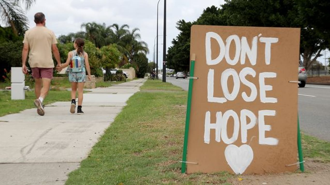 "Don't Lose Hope" (Verliere nicht die Hoffnung) mahnt ein Schild in der westaustralischen Metropole Perth.