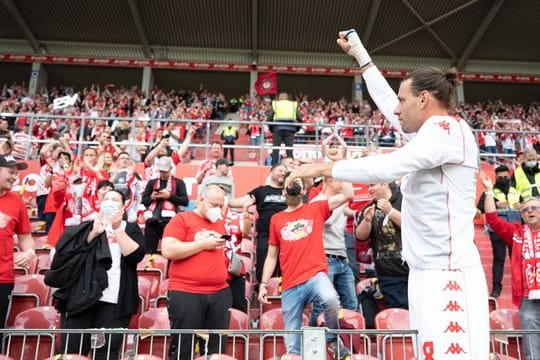 Adam Szalai vom FSV Mainz 05 ist zweimal negativ auf das Coronavirus getestet worden.