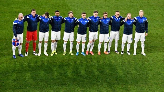 Der isländische Fußball steckt auf und neben dem Platz in der Krise. Der isländische Fußball steckt auf und neben dem Platz in der Krise.