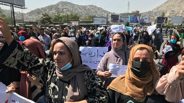 Afghanische Frauen bei einer Anti-Pakistan-Demonstration in der Nähe der pakistanischen Botschaft.