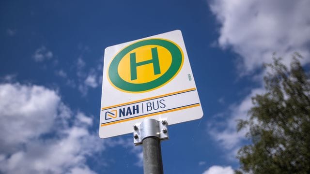 Verbraucherschützer fordern Verbesserungen im Nahverkehr.