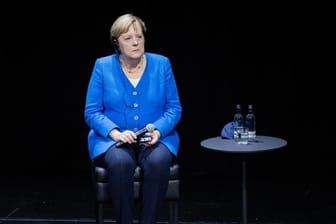 Angela Merkel bei einem Podiumsgespräch im Schauspielhaus Düsseldorf.