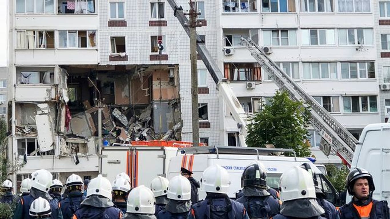 Rettungskräfte am Ort der Gasexplosion in Noginsk.