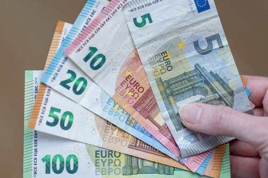 Sollten freiwillig Ungeimpfte im Fall einer Quarantäne weiter eine Lohnfortzahlung erhalten?.