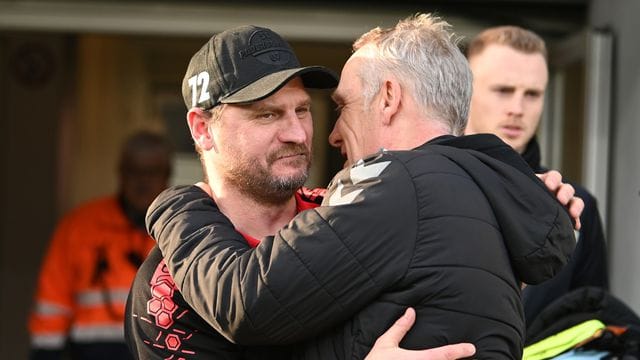 Treffen in Freiburg aufeinande: Köln-Coach Steffen Baumgart (l) und SC-Trainer Christian Streich. Treffen in Freiburg aufeinande: Köln-Coach Steffen Baumgart (l) und SC-Trainer Christian Streich.