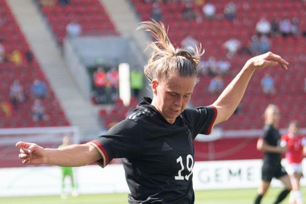 Fehlt den deutschen Fußball-Frauen bei den anstehenden Länderspielen: Klara Bühl.