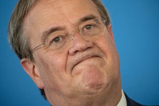 Armin Laschet hat sich für seinen Lacher in Flutgebiet entschuldigt.