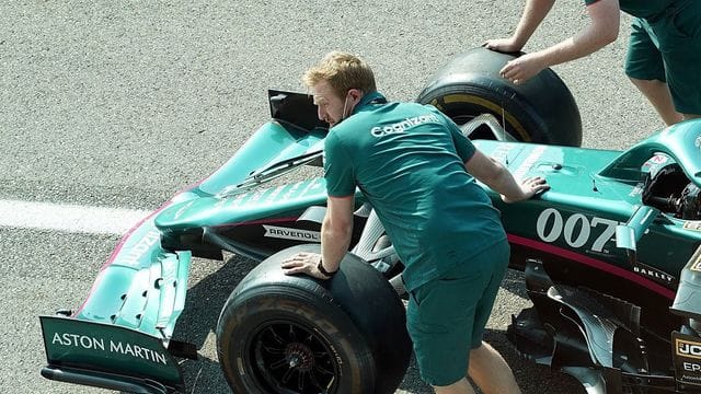 Auf den Spuren von James Bond in Monza: Sebastian Vettel in seinem Aston-Martin.