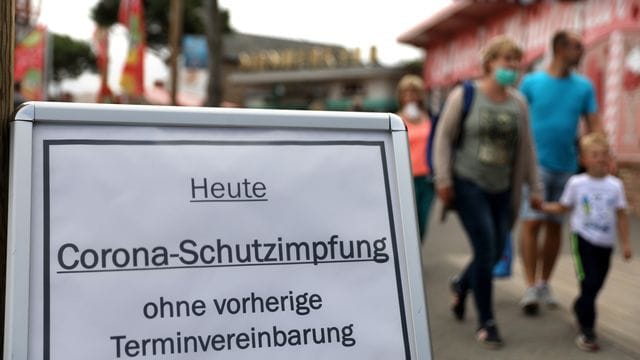 Wer freiwillig ohne Impfung bleibt, muss im Fall einer Quarantäne zunehmend auf Lohnfortzahlung verzichten.